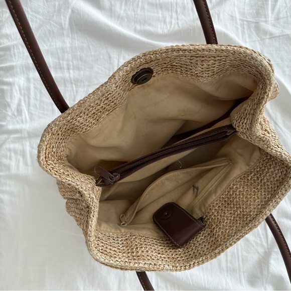 Woven Handbag - Picture 6 of 10